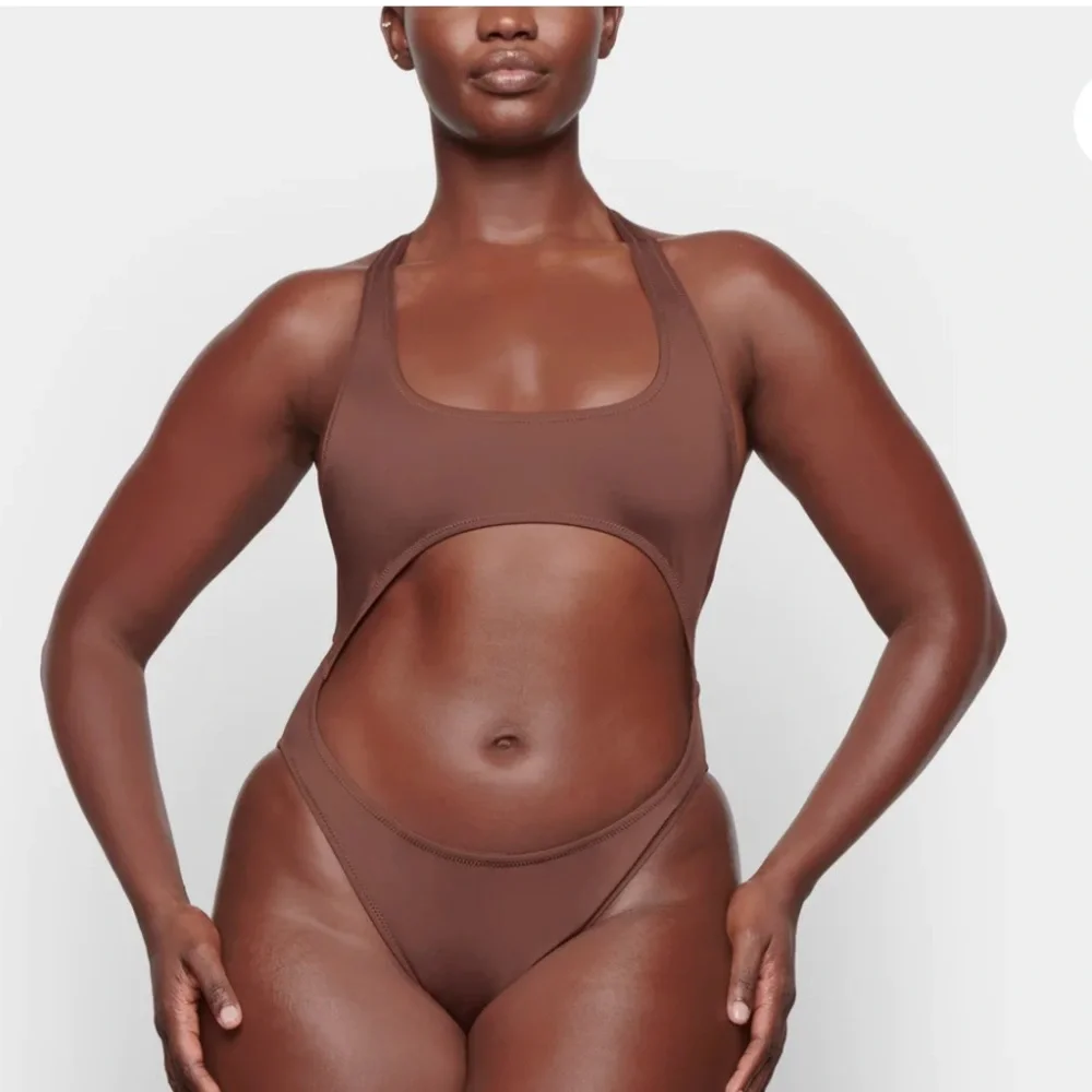 🤎SKIMS SWIM CUT OUT MONOKINI SWIMSUIT BIKINI COCOA L